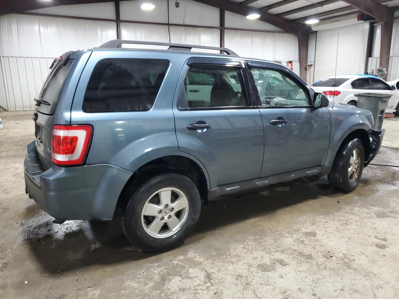 Изображение 3 2011 FORD ESCAPE XLT 2011 с VIN 1FMCU0DG7BKB64325