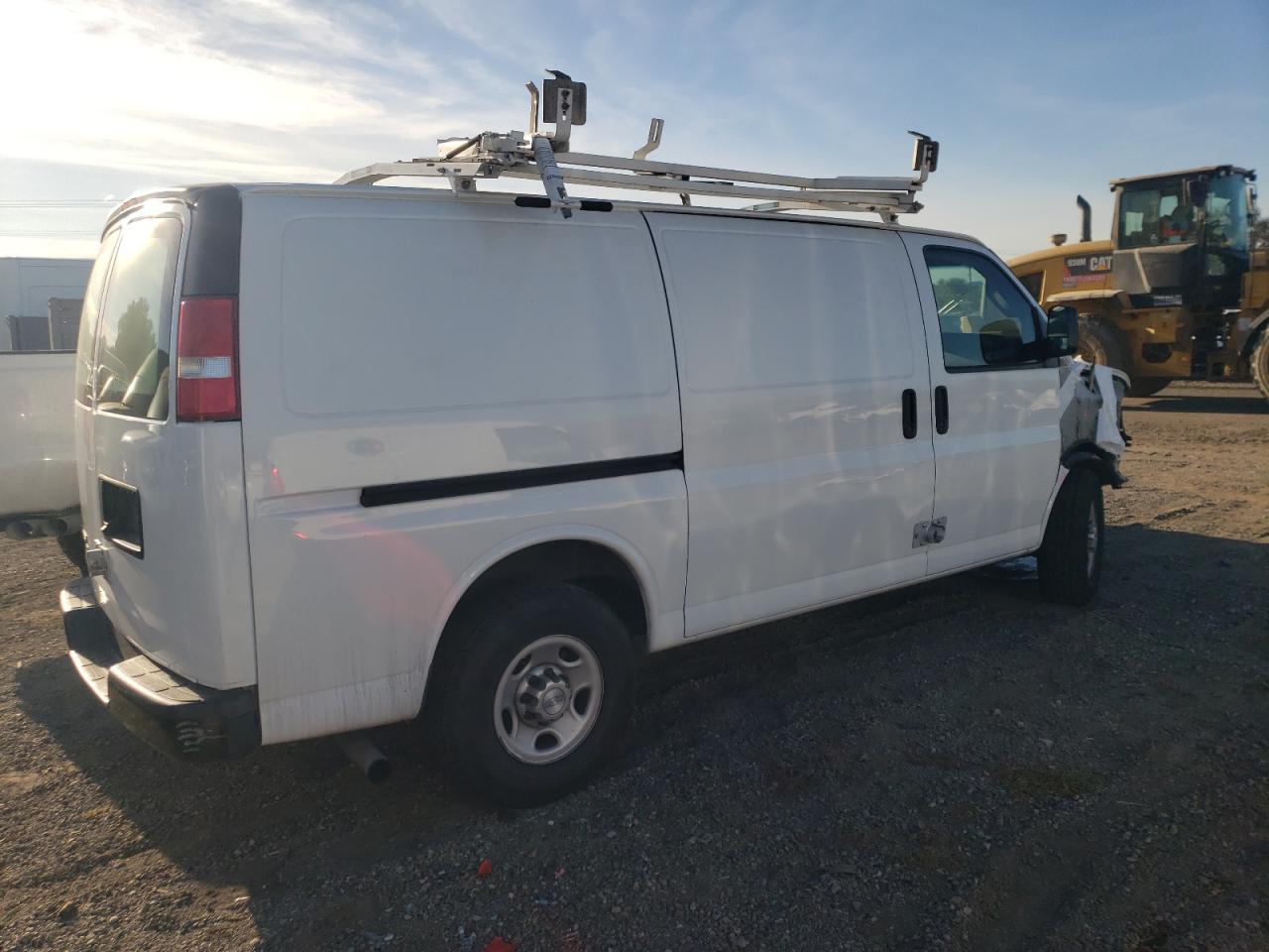 Image 3 of 2016 CHEVROLET EXPRESS G2500  2016 with VIN 1GCWGAFF7G1162008
