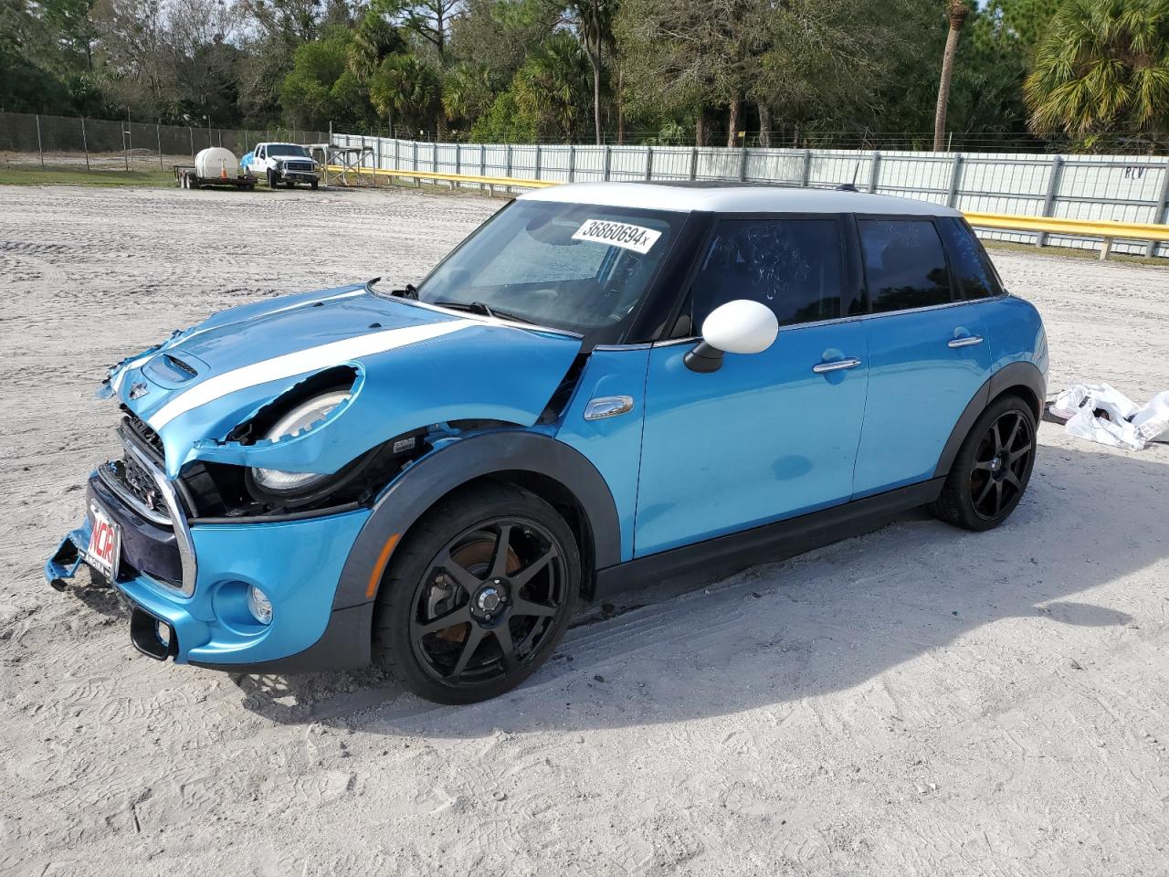 Изображение 1 2015 MINI COOPER S 2015 с VIN WMWXU3C57F2B56786