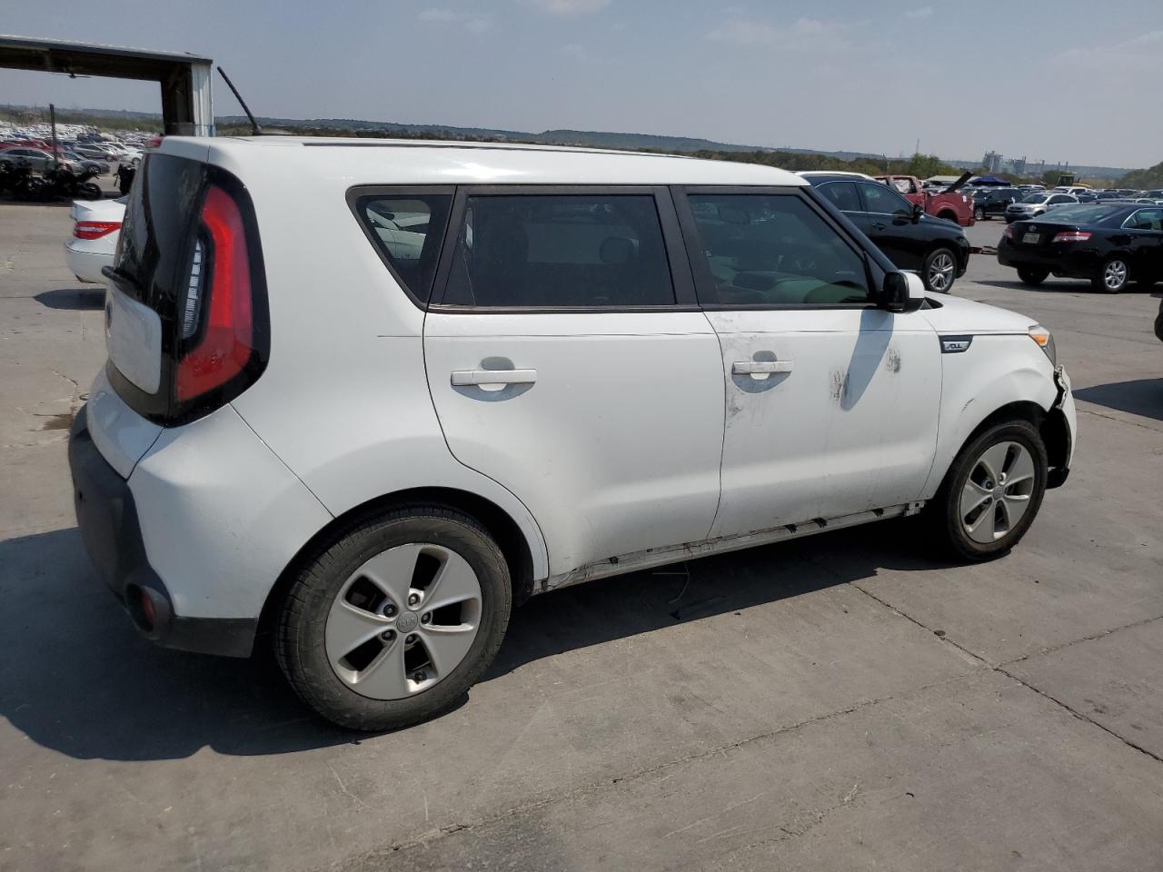 Image 3 of 2016 KIA SOUL  2016 with VIN KNDJN2A21G7361272