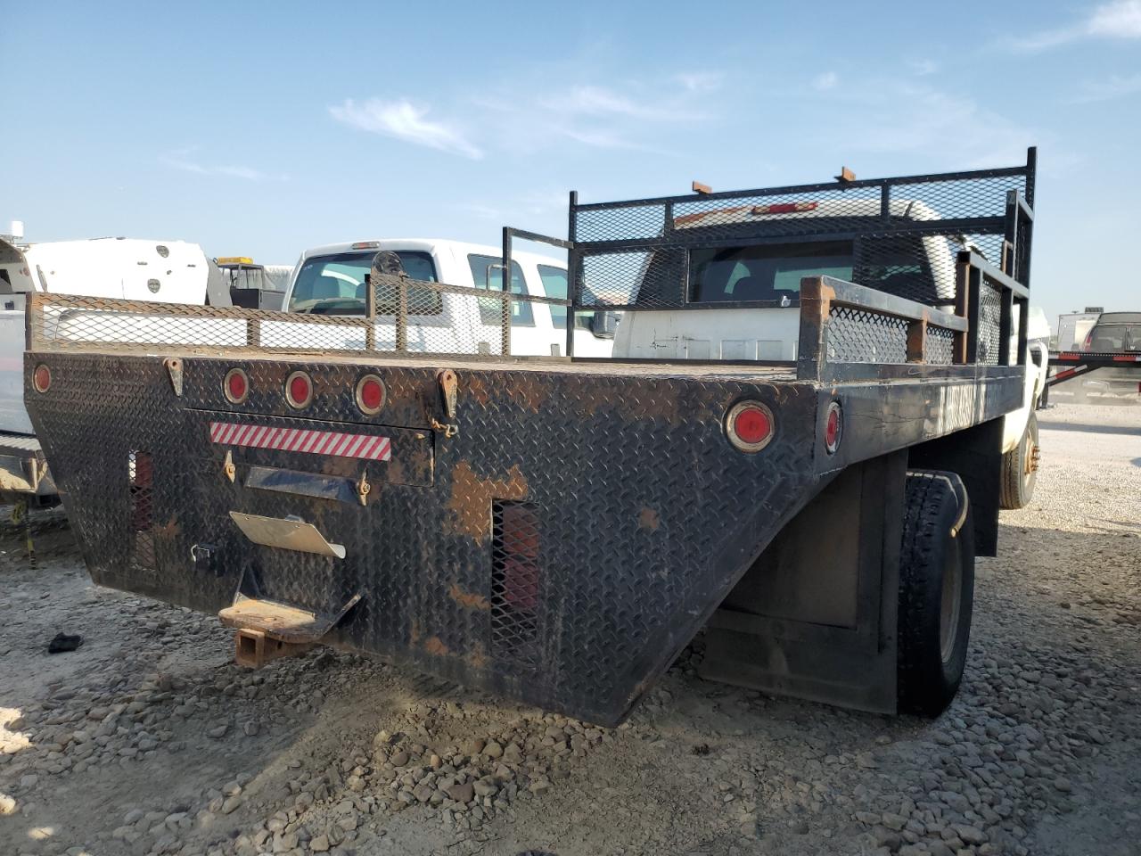 Image 3 of 2006 CHEVROLET SILVERADO C3500 2006 with VIN 1GCJC33U26F187369