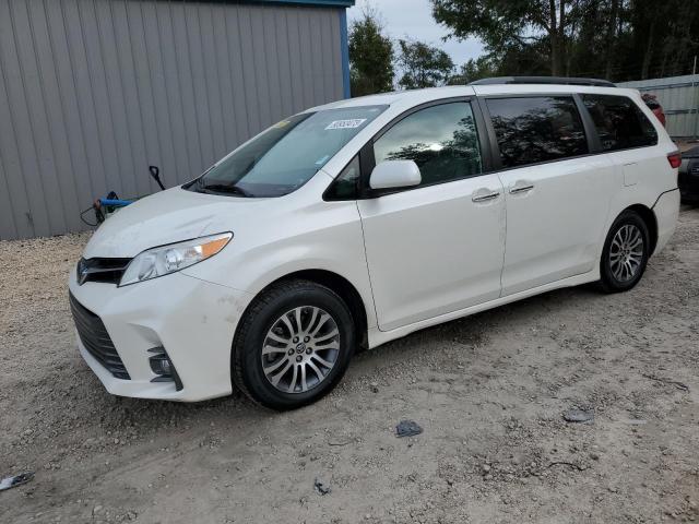 Image 1 of 2020 TOYOTA SIENNA XLE 2020 with VIN 5TDYZ3DCXLS048461