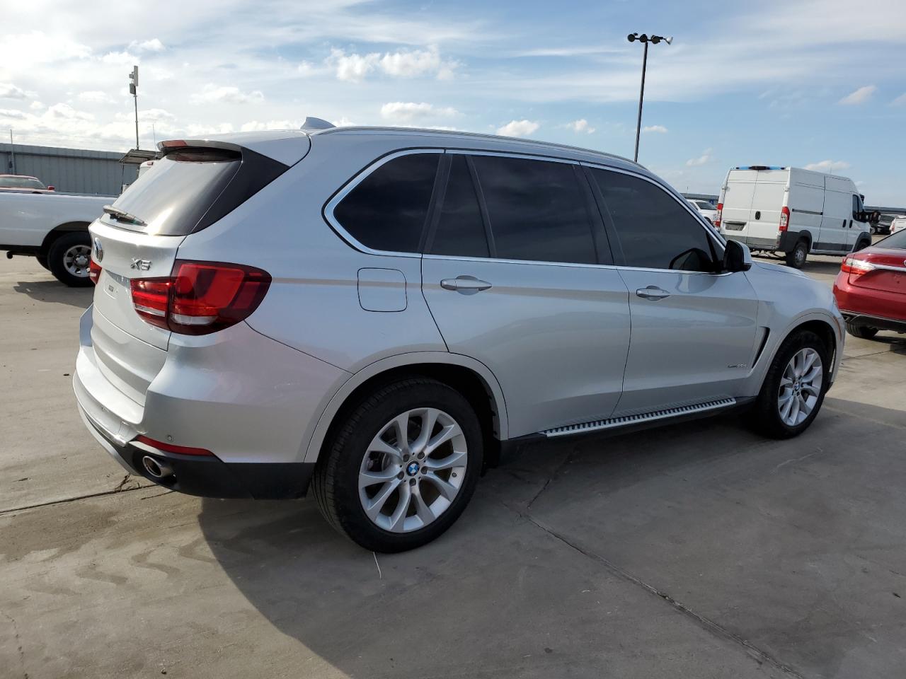Obraz 3 z 2015 BMW X5 XDRIVE35D 2015 z VIN 5UXKS4C52F0N05840