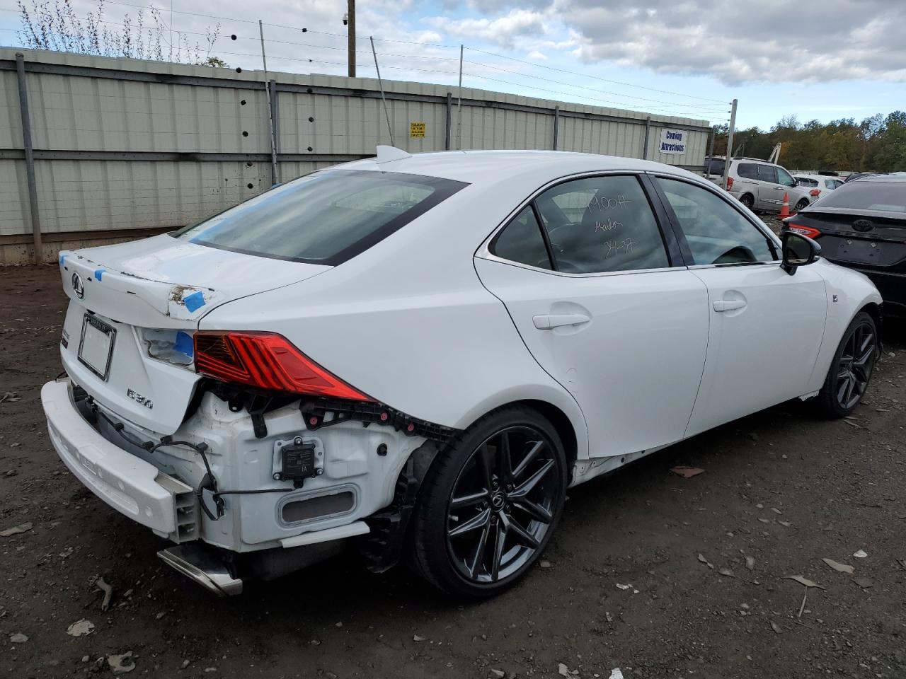 Obraz 3 z 2020 LEXUS IS 300 F-SPORT 2020 z VIN JTHGA1D24L5106647