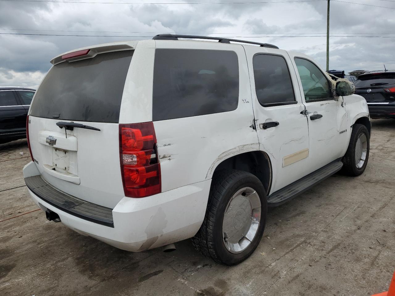 Image 3 of 2009 CHEVROLET TAHOE C1500  LS 2009 with VIN 1GNFC13C89R258215