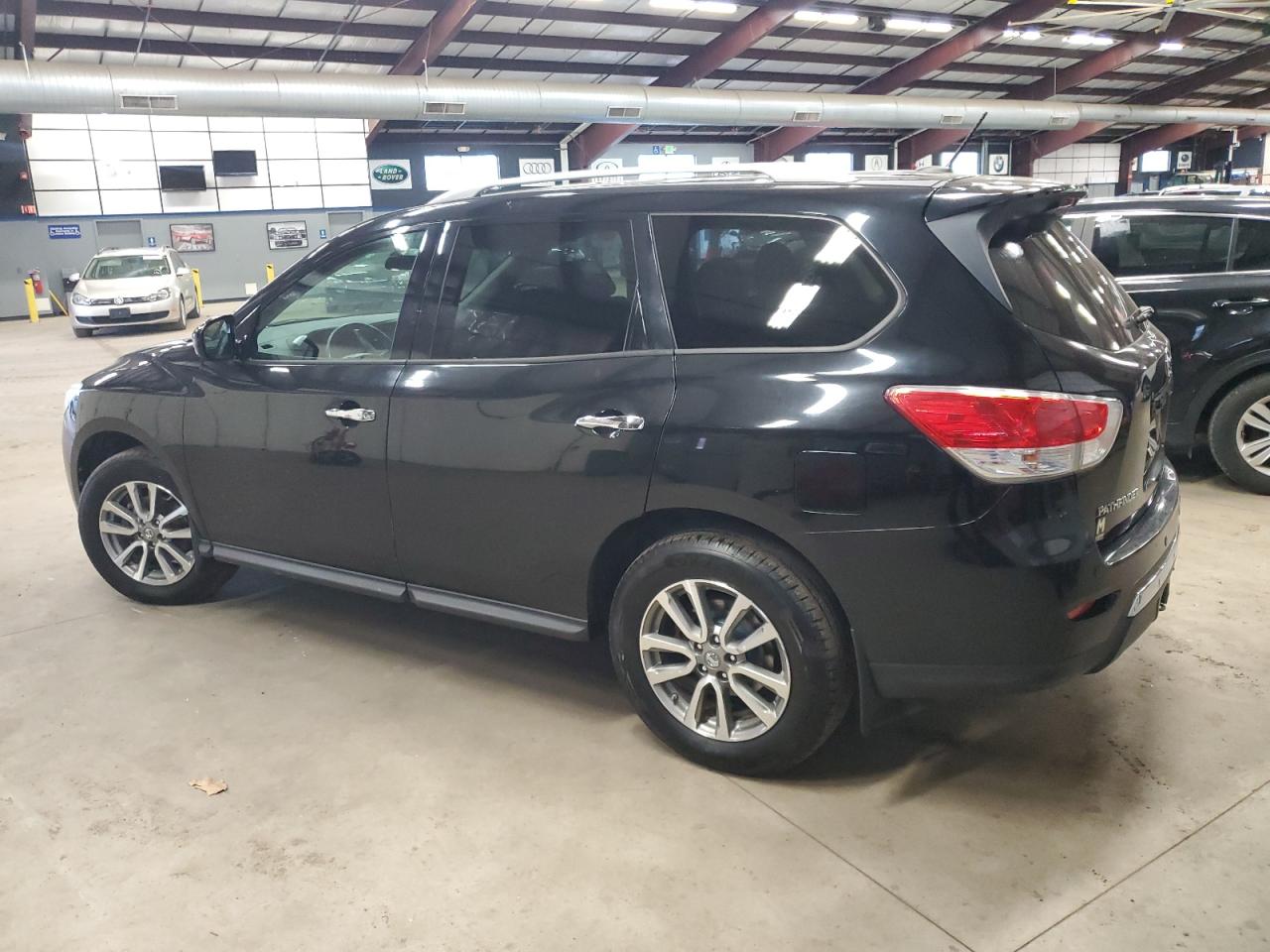 Image 2 of 2013 NISSAN PATHFINDER S 2013 with VIN 5N1AR2MM5DC673837