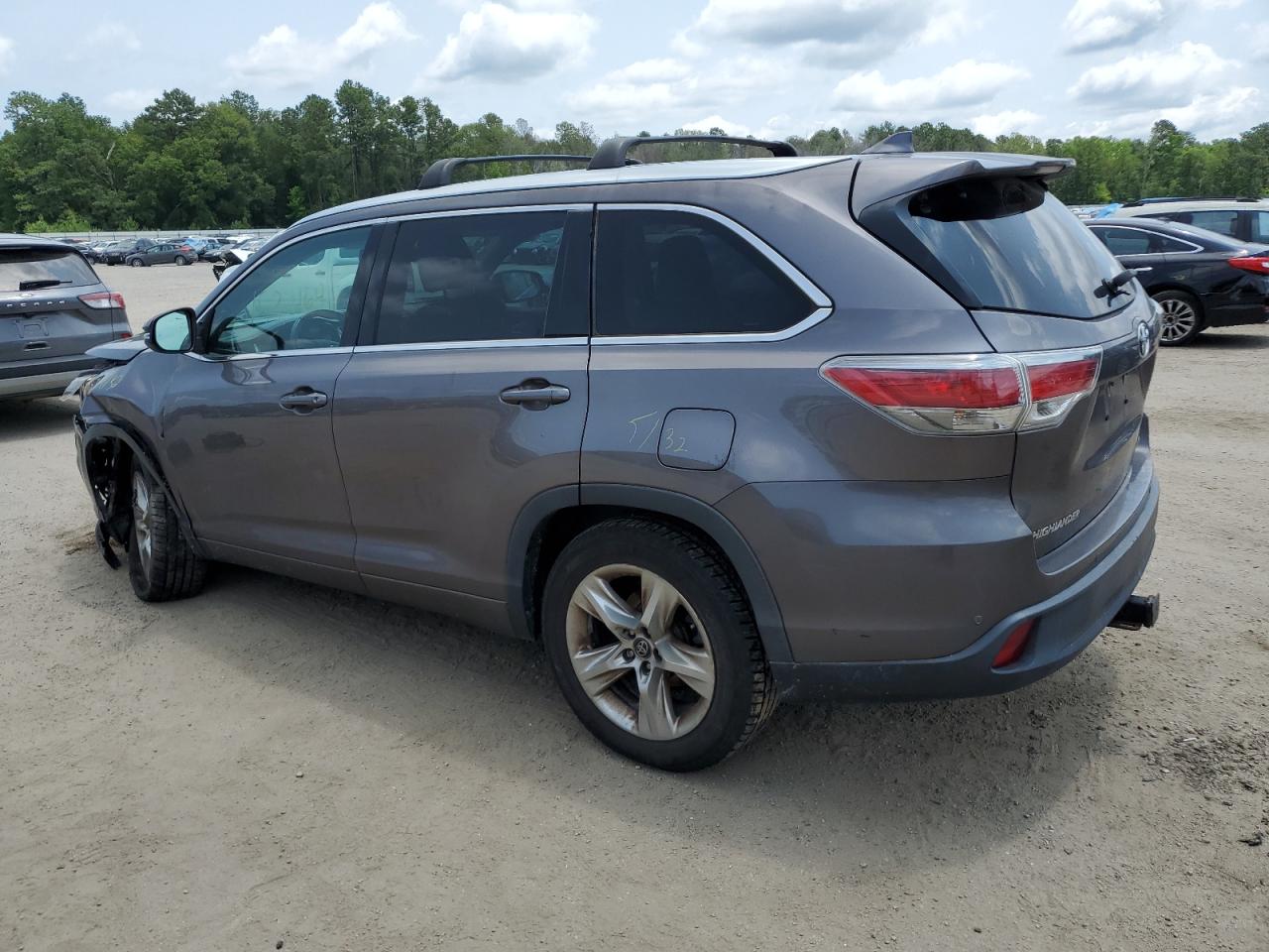 Image 2 of 2016 TOYOTA HIGHLANDER LIMITED 2016 with VIN 5TDYKRFH3GS140307