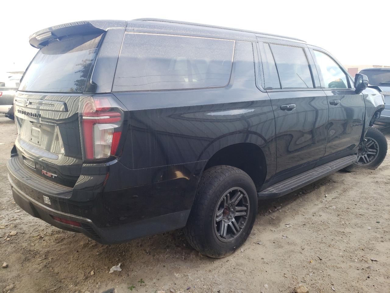 Image 3 of 2022 CHEVROLET SUBURBAN C1500 RST 2022 with VIN 1GNSCEKD0NR215949
