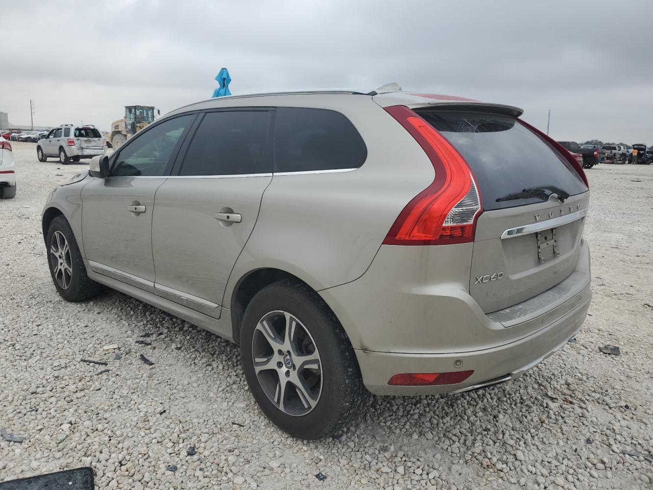 Obraz 2 z 2015 VOLVO XC60 T6 PLATINUM 2015 z VIN YV4902RM0F2728436