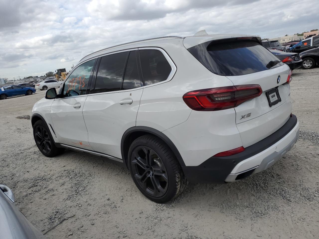Изображение 2 2019 BMW X5 XDRIVE40I 2019 с VIN 5UXCR6C5XKLL51799