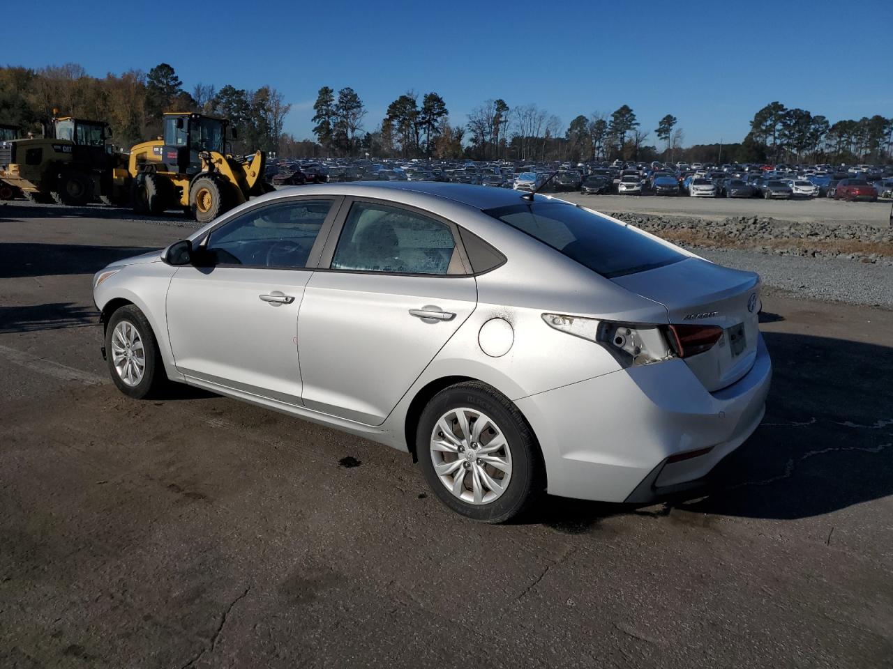Изображение 2 2018 HYUNDAI ACCENT SE 2018 с VIN 3KPC24A3XJE017369