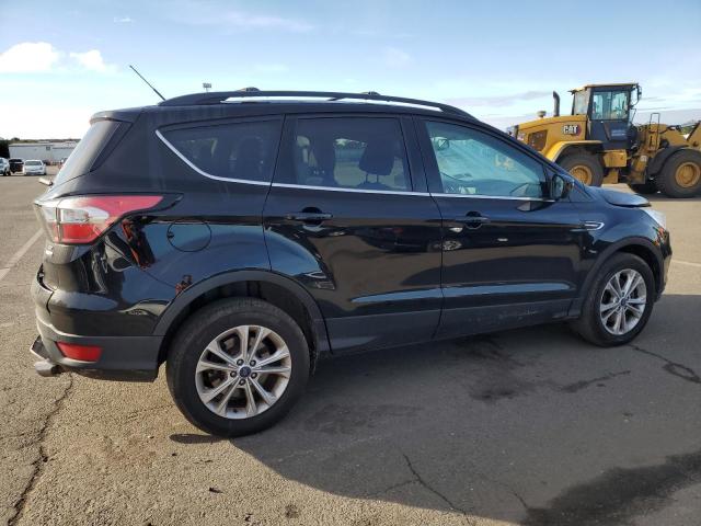 Image 3 of 2017 FORD ESCAPE SE 2017 with VIN 1FMCU9GDXHUD63467