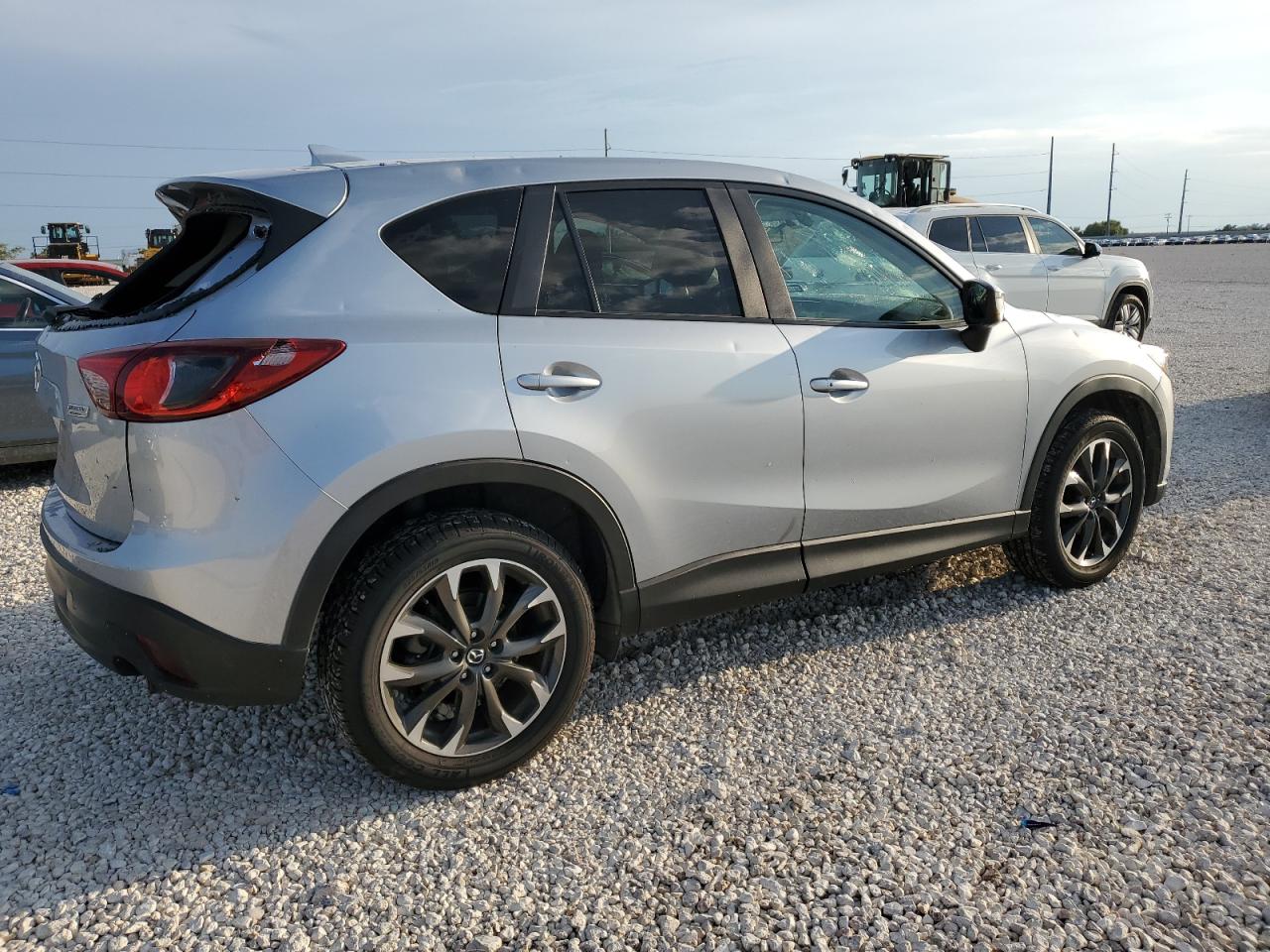 Obraz 3 z Mazda Cx-5 Gt 2016 z VIN JM3KE4DY8G0909011