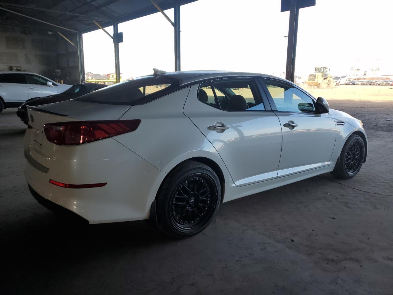 Obraz 3 z 2015 KIA OPTIMA LX 2015 z VIN KNAGM4A79F5664635
