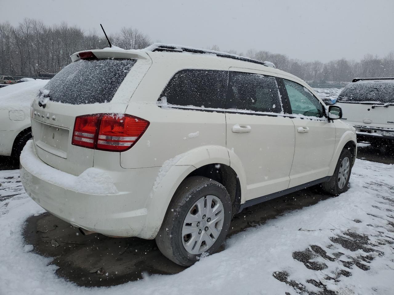 Image 3 of 2016 DODGE JOURNEY SE 2016 with VIN 3C4PDCAB1GT140365