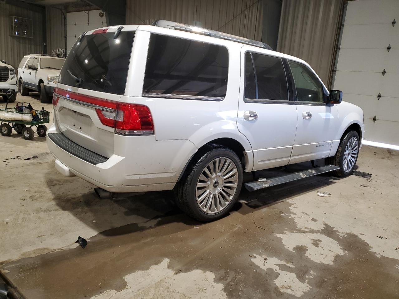Obraz 3 z 2016 LINCOLN NAVIGATOR RESERVE 2016 z VIN 5LMJJ2LTXGEL07183