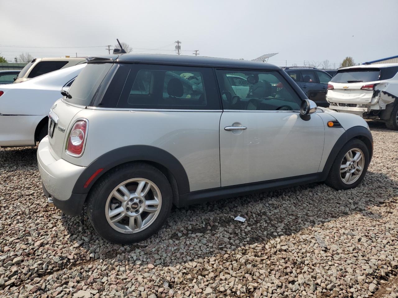 Image 3 of 2011 MINI COOPER  2011 with VIN WMWSU3C5XBTX95711