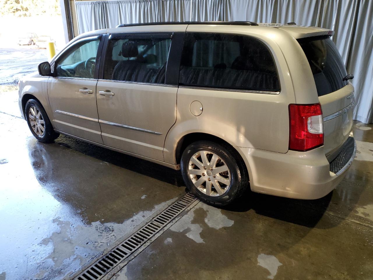 Image 2 of 2014 CHRYSLER TOWN & COUNTRY TOURING 2014 with VIN 2C4RC1BG9ER403762