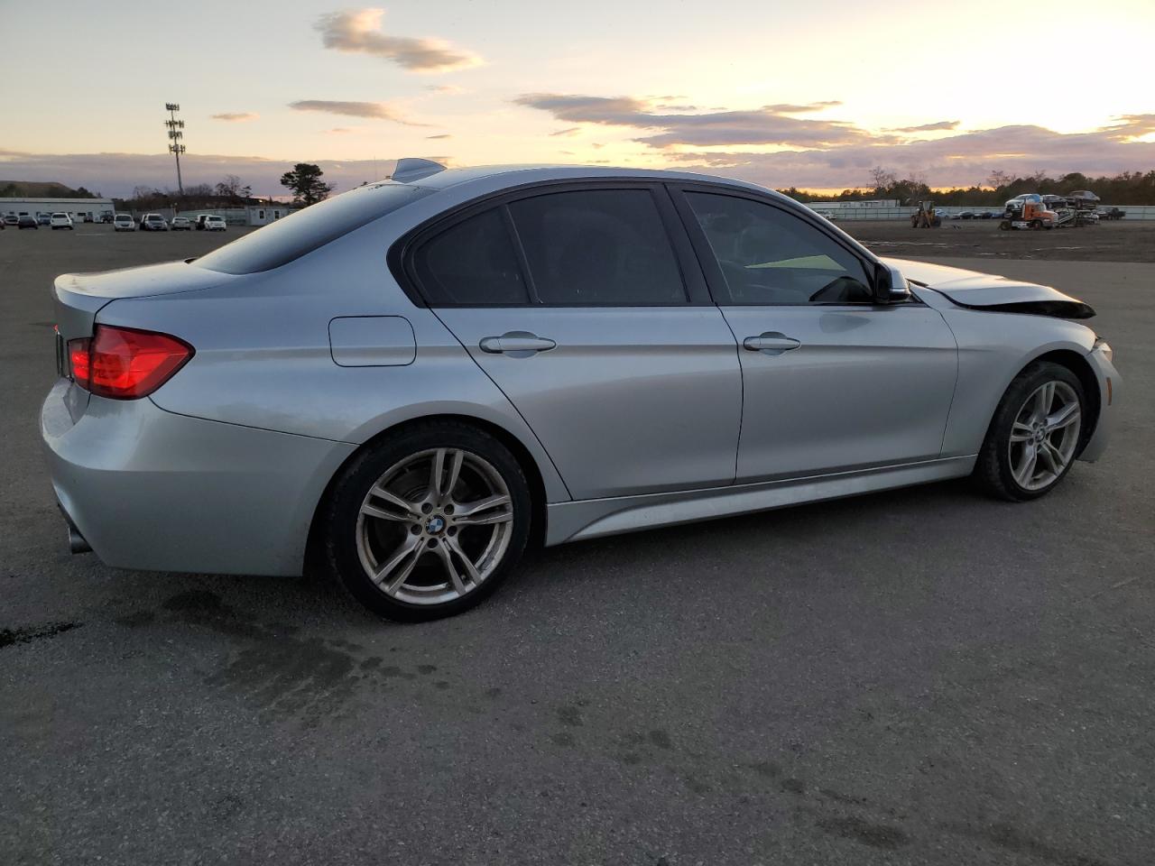 Obraz 3 z 2014 BMW 335 I 2014 z VIN WBA3A9C59EF479171