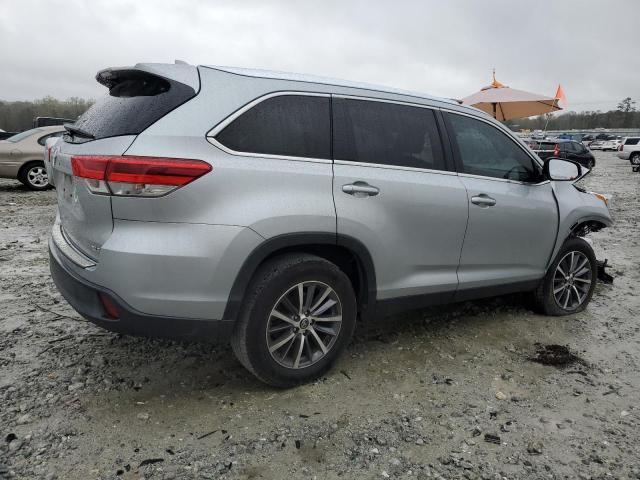 Image 3 of 2019 TOYOTA HIGHLANDER SE 2019 with VIN 5TDKZRFH7KS559108