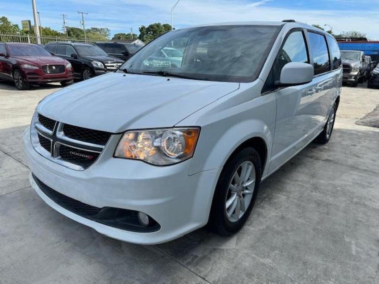 Изображение 2019 DODGE GRAND CARAVAN SXT 2019