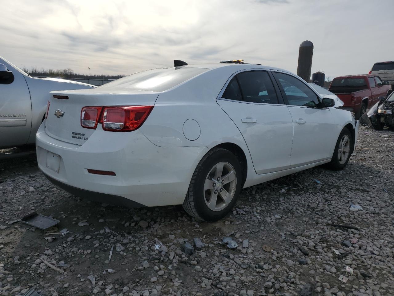 Изображение 3 2015 CHEVROLET MALIBU LS 2015 с VIN 1G11B5SL2FF118620