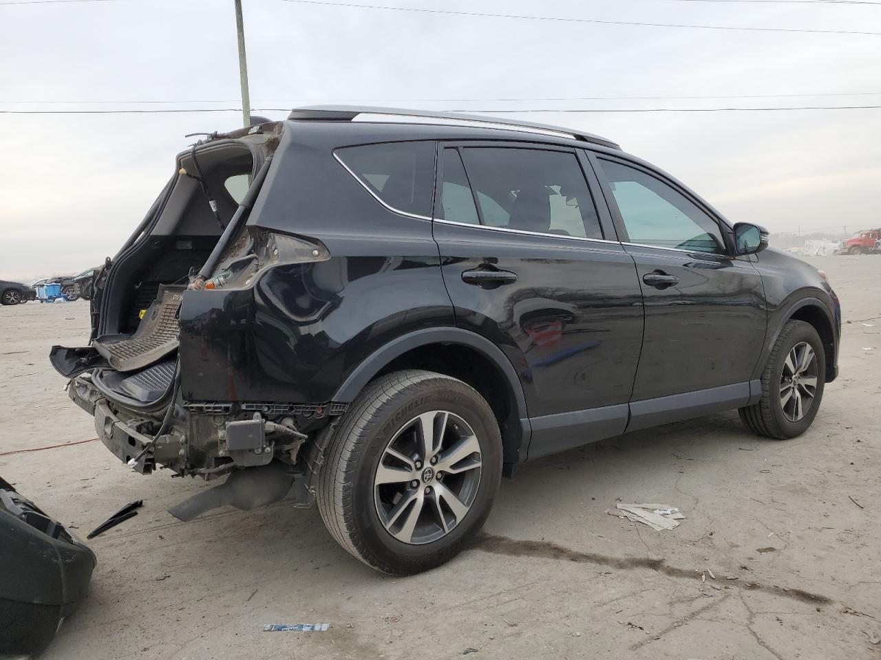 Obraz 3 z 2017 TOYOTA RAV4 XLE 2017 z VIN 2T3WFREV0HW359308