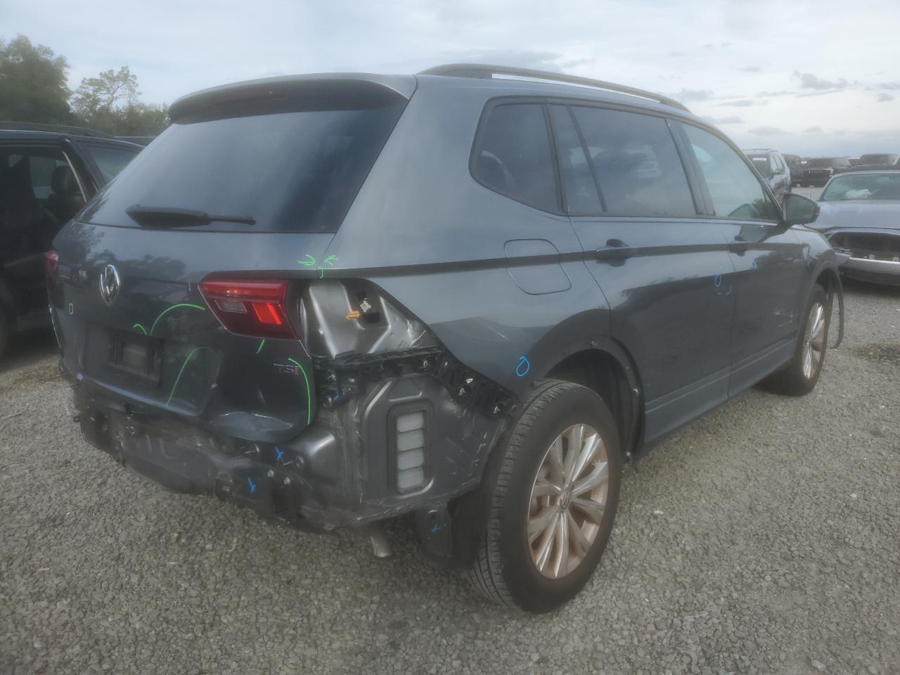 Image 3 of 2018 VOLKSWAGEN TIGUAN S 2018 with VIN 3VV1B7AXXJM073881