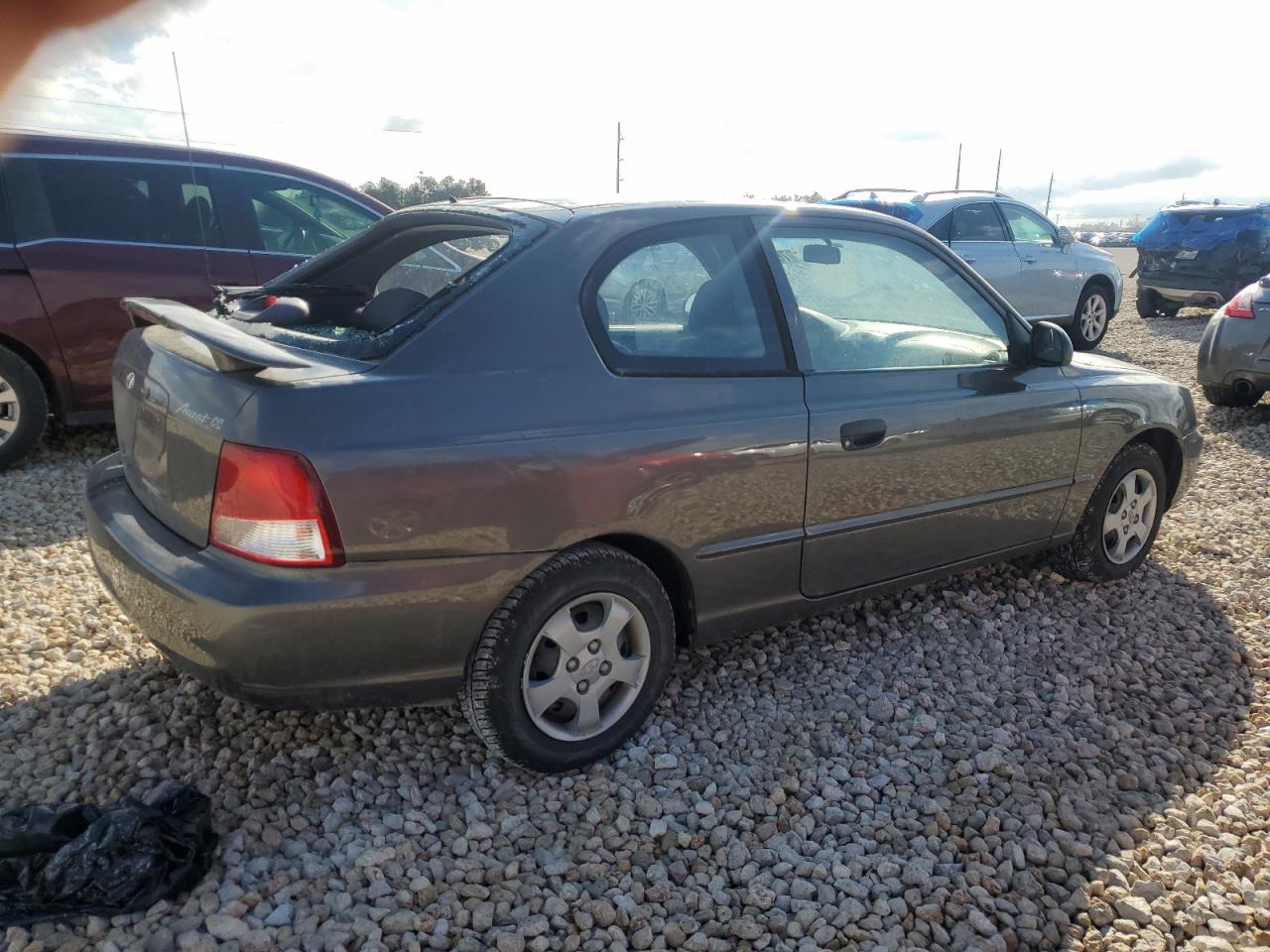 Image 3 of 2002 HYUNDAI ACCENT GS 2002 with VIN KMHCG35C52U234705