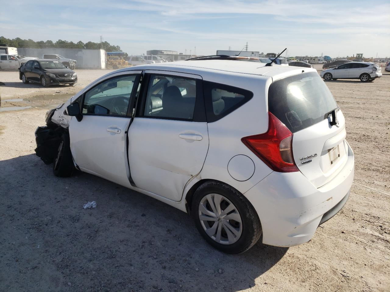 Image 2 of 2018 NISSAN VERSA NOTE S 2018 with VIN 3N1CE2CP9JL368249