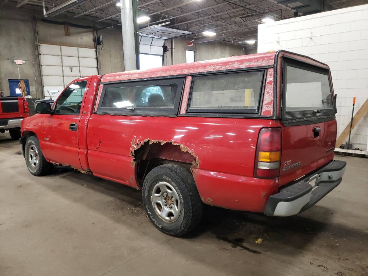 Image 2 of 2001 CHEVROLET SILVERADO C1500 2001 with VIN 1GCEC14W31Z219999