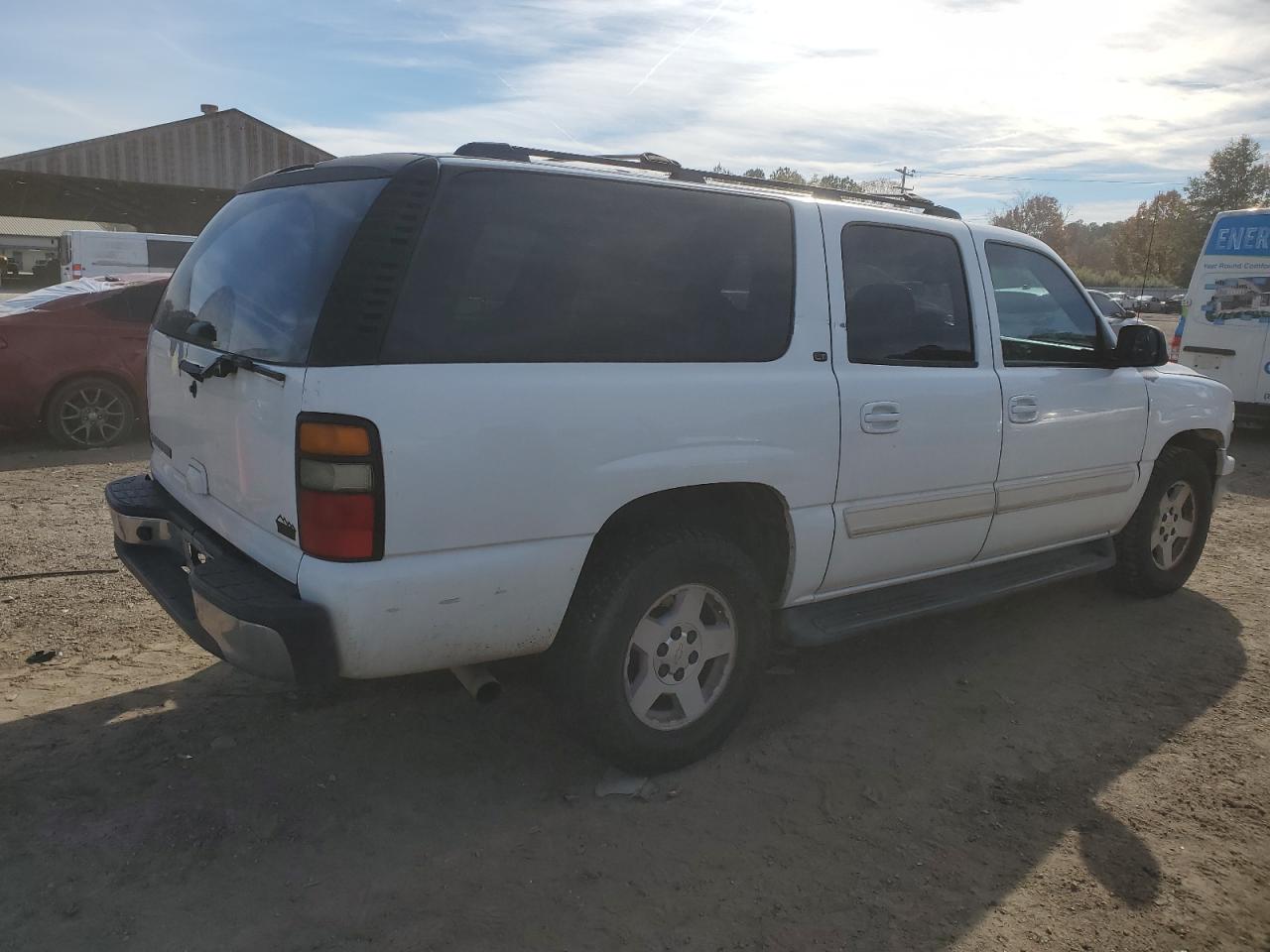 Image 3 of 2006 CHEVROLET SUBURBAN C1500 2006 with VIN 1GNEC16Z06J141346