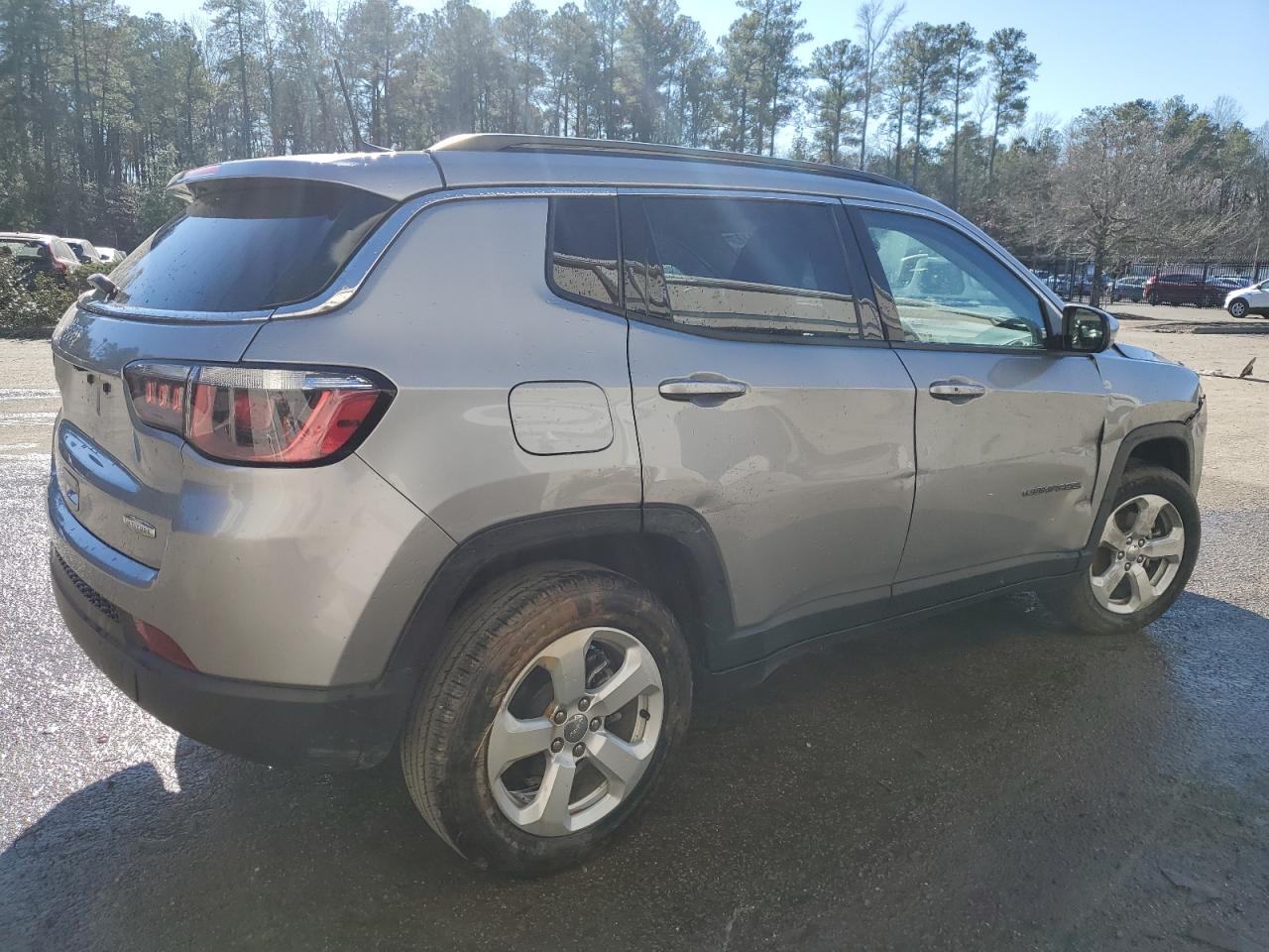 Image 3 of 2020 JEEP COMPASS LATITUDE 2020 with VIN 3C4NJDBB6LT117484