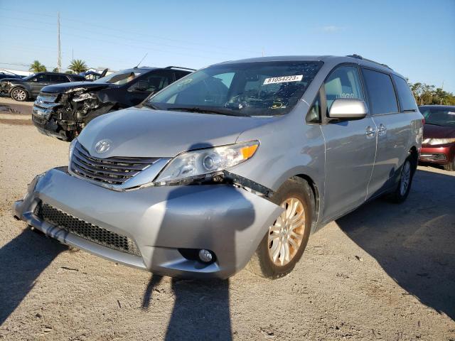 2015 TOYOTA SIENNA XLE 2015 image