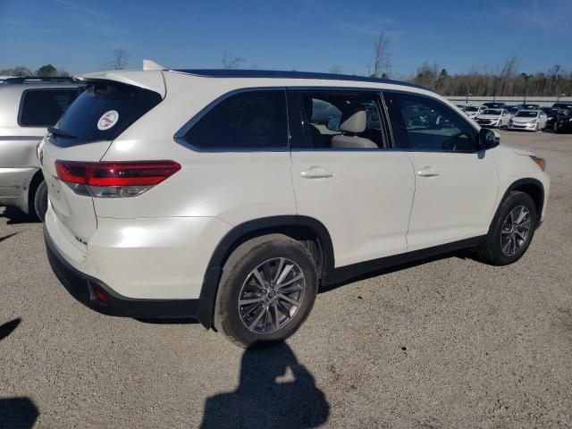 Image 3 of 2019 TOYOTA HIGHLANDER SE 2019 with VIN 5TDJZRFH0KS580281