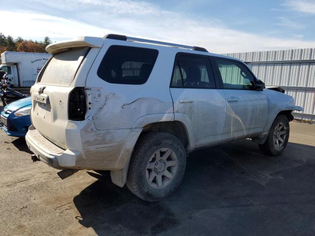 Image 3 of 2015 TOYOTA 4RUNNER SR5 2015 with VIN JTEBU5JR6F5243679