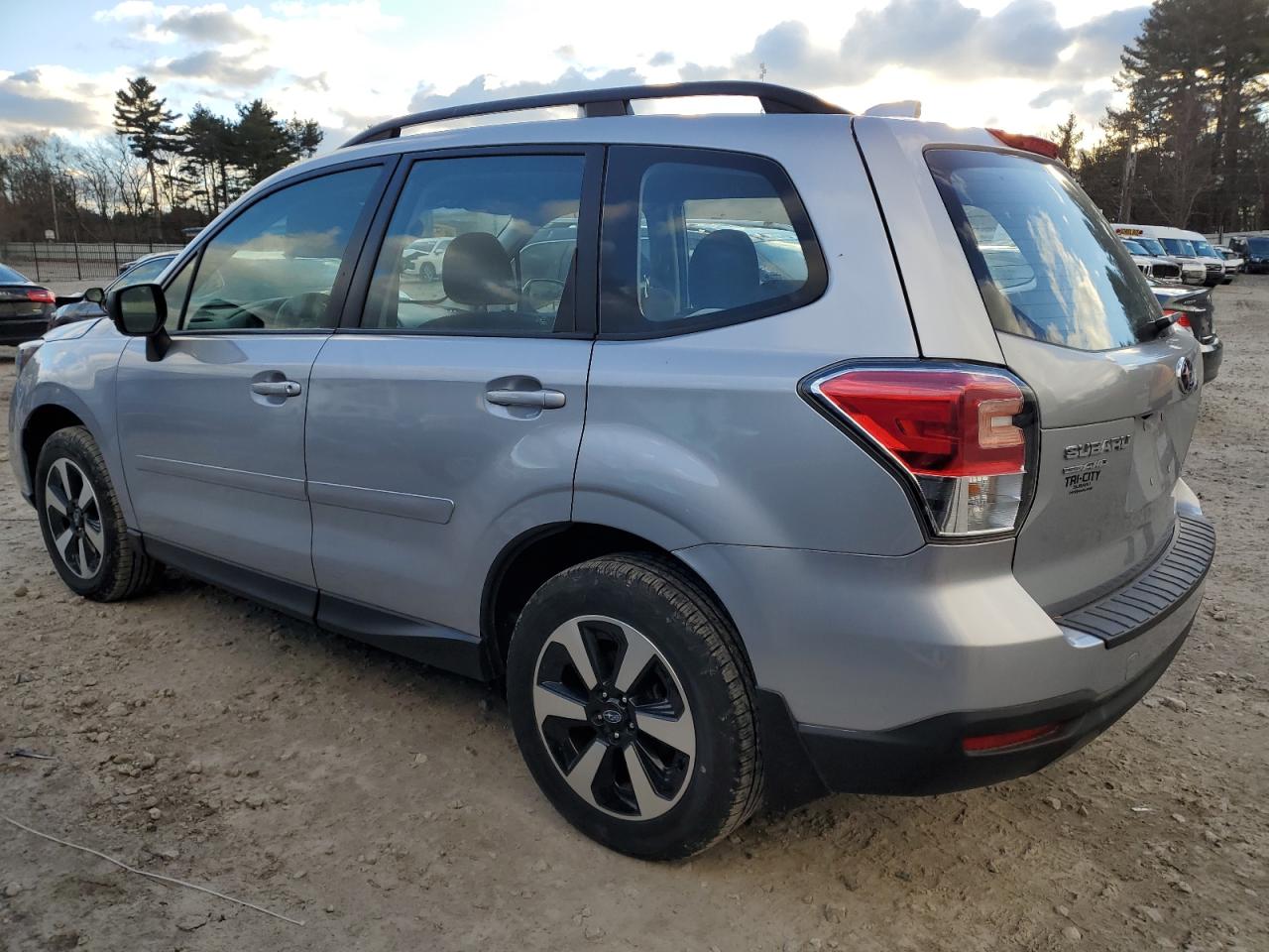 Изображение 2 2017 SUBARU FORESTER 2.5I 2017 с VIN JF2SJABC1HH500976