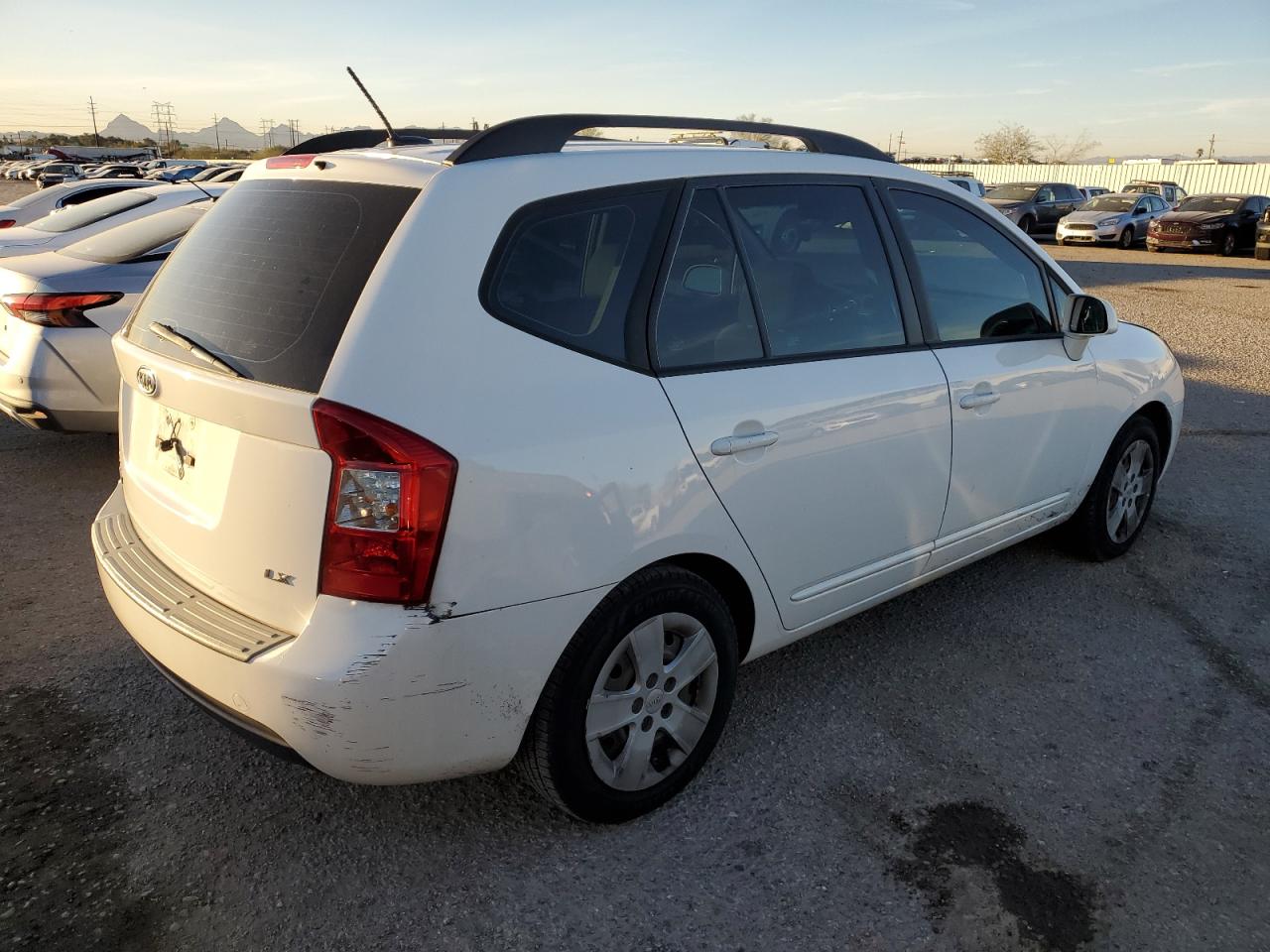 Obraz 3 z 2009 KIA RONDO BASE 2009 z VIN KNAFG529797274599