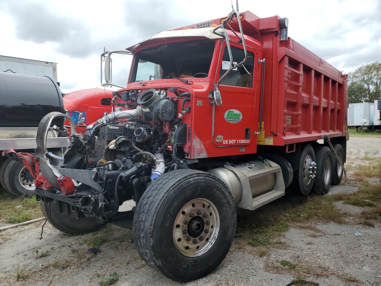 Изображение 2 2021 PETERBILT 348  2021 с VIN 1NP3XJ0X5MD745524