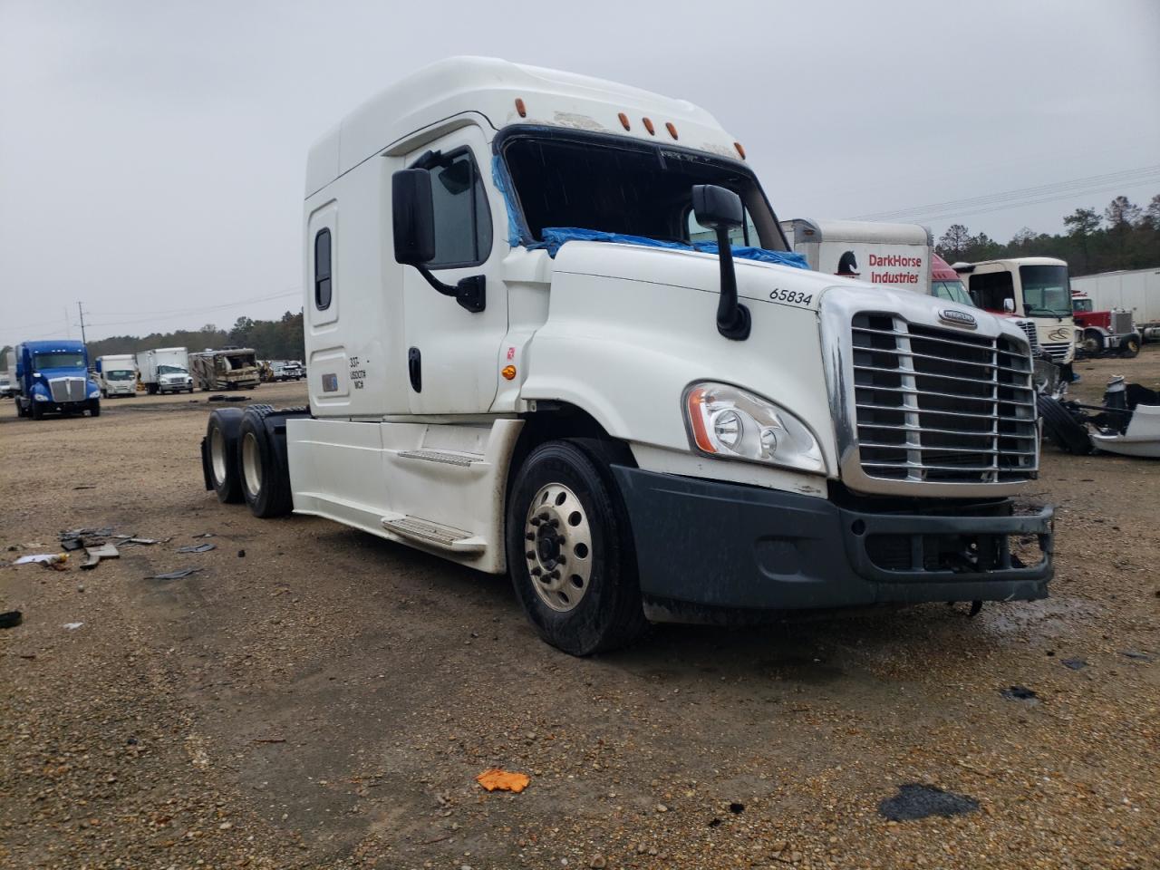 Изображение 1 2015 FREIGHTLINER CASCADIA 125  2015 с VIN 3AKJGLBG1FSGL6347