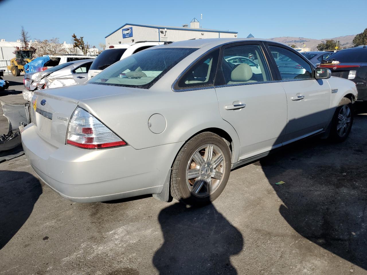 Image 3 of 2009 FORD TAURUS LIMITED 2009 with VIN 1FAHP25W89G109632