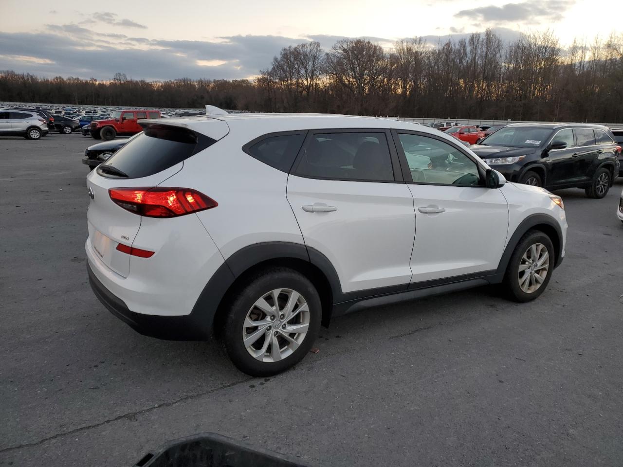 Obraz 3 z 2019 HYUNDAI TUCSON SE 2019 z VIN KM8J2CA49KU940922