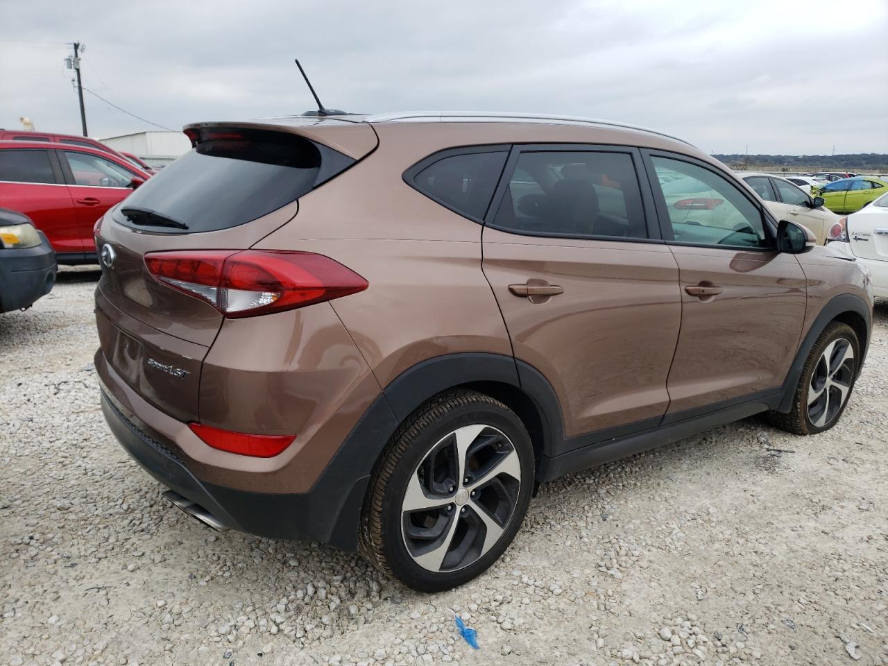 Image 3 of 2016 HYUNDAI TUCSON LIMITED 2016 with VIN KM8J33A27GU095295