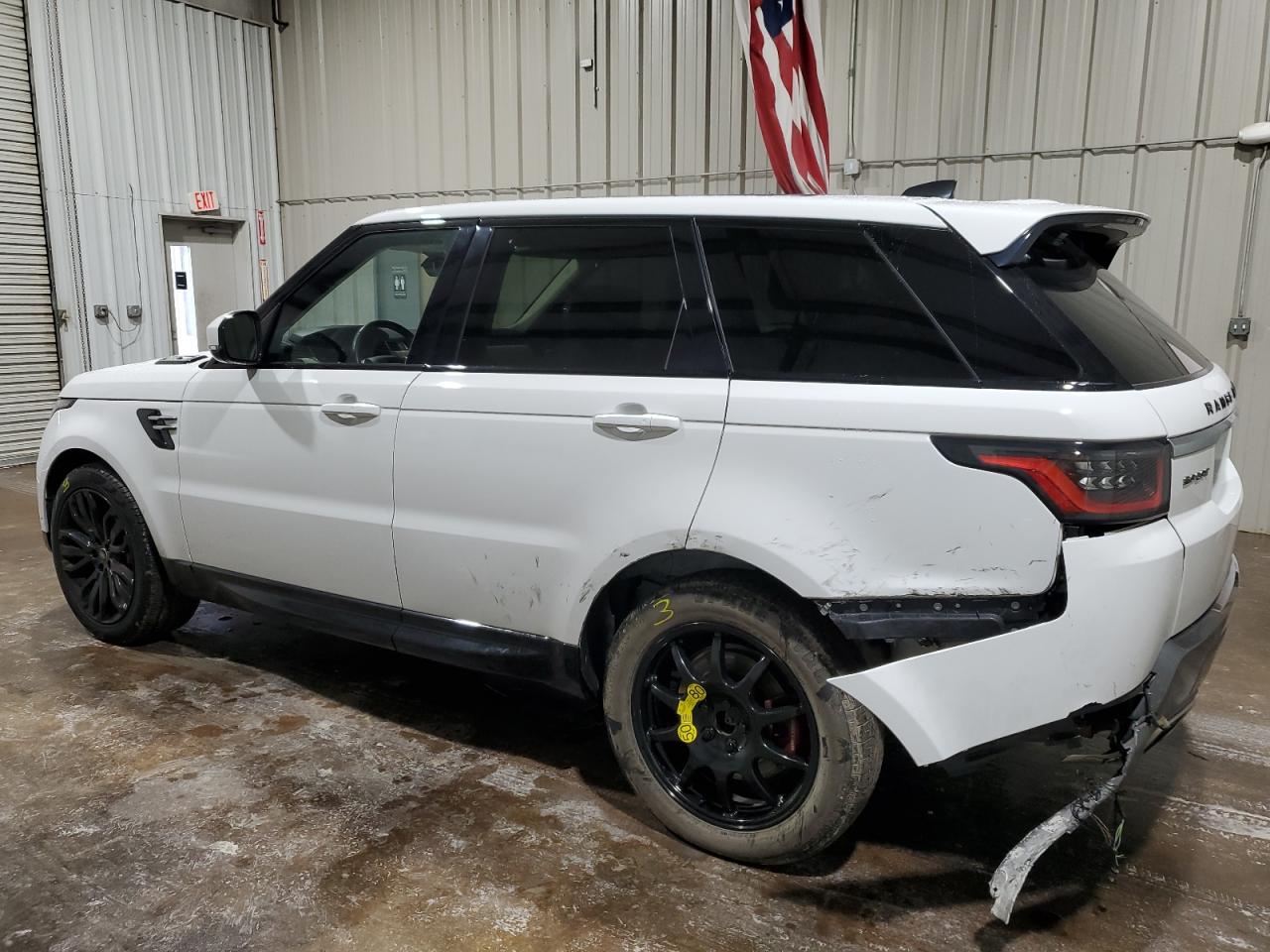 Image 2 of 2019 LAND ROVER RANGE ROVER SPORT HSE 2019 with VIN SALWR2RU3KA866167