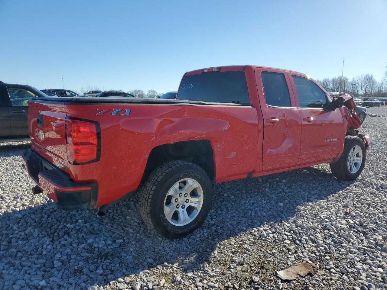 Изображение 3 2018 CHEVROLET SILVERADO K1500 LT 2018 с VIN 1GCVKREC3JZ242740