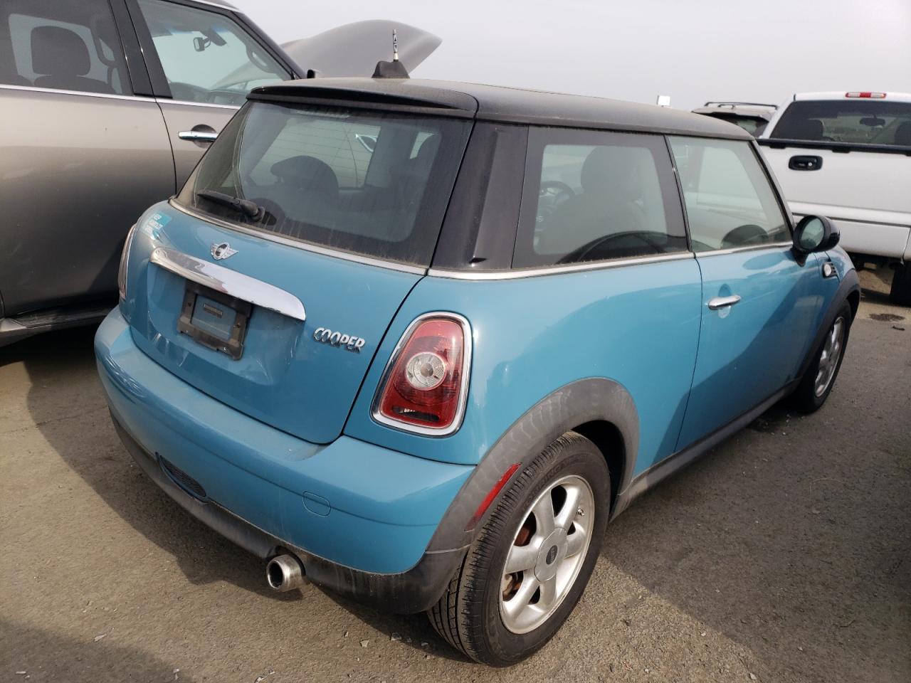 Image 3 of 2010 MINI COOPER  2010 with VIN WMWMF3C53ATZ24115