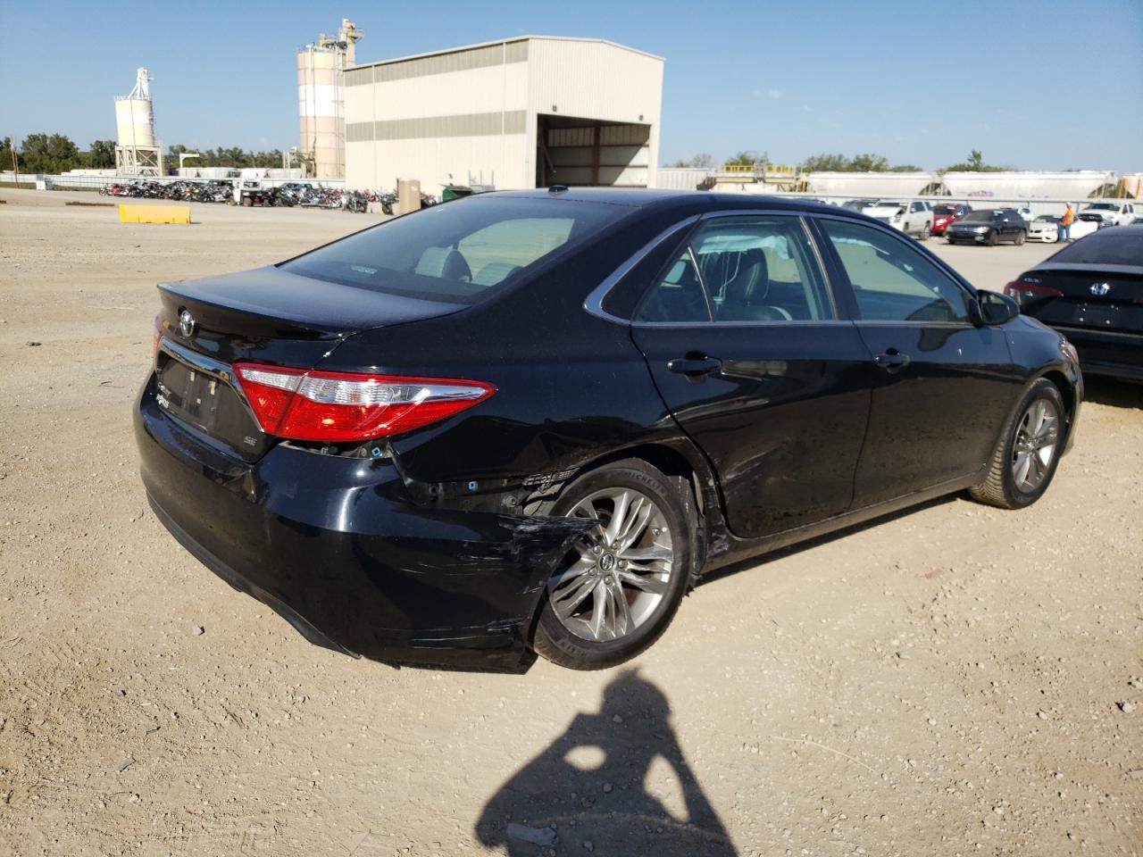Obraz 3 z 2016 TOYOTA CAMRY LE 2016 z VIN 4T1BF1FK1GU530837