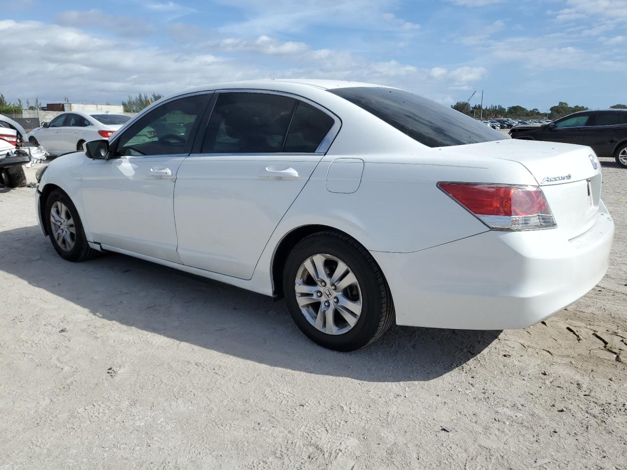 Image 2 of 2009 HONDA ACCORD LXP 2009 with VIN 1HGCP26479A149402