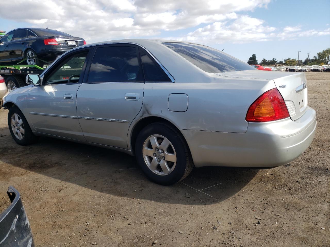 Image 2 of 2001 TOYOTA AVALON XL 2001 with VIN 4T1BF28BX1U188797