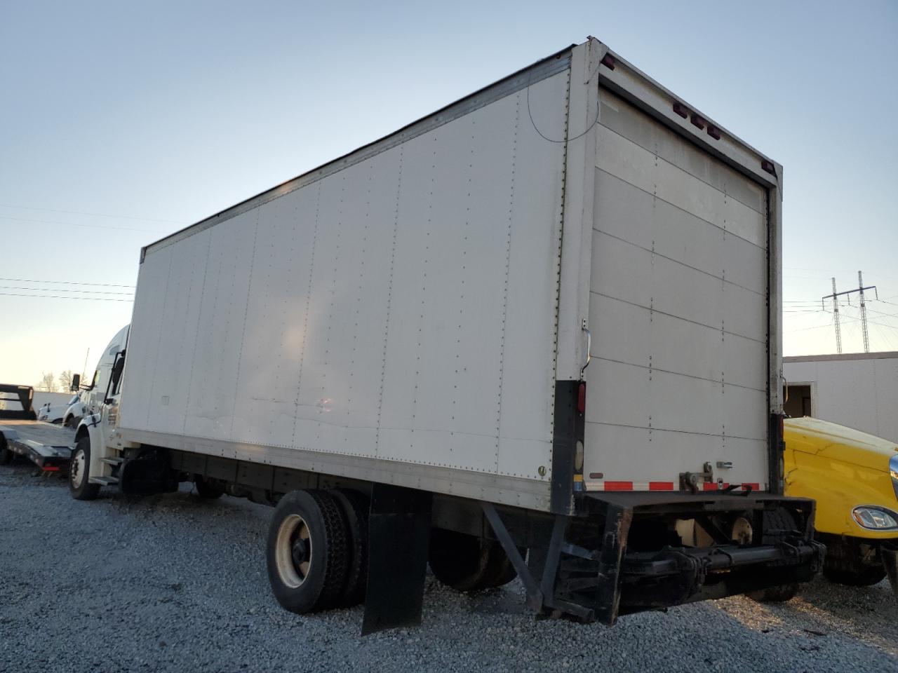Obraz 3 z 2011 FREIGHTLINER M2 106 MEDIUM DUTY 2011 z VIN 1FVACWDTXBDAX3348
